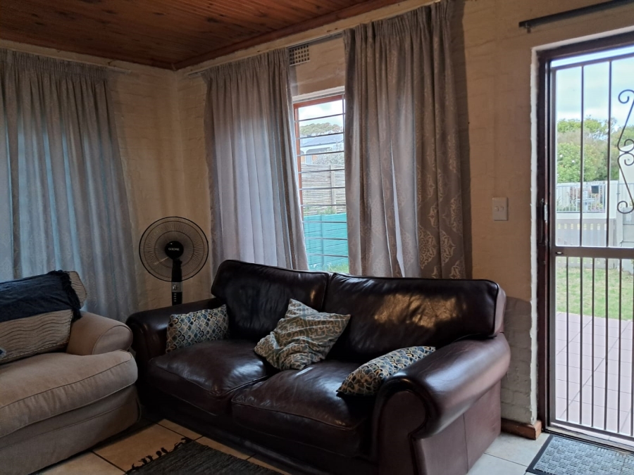 6 Bedroom Property for Sale in Vermont Western Cape